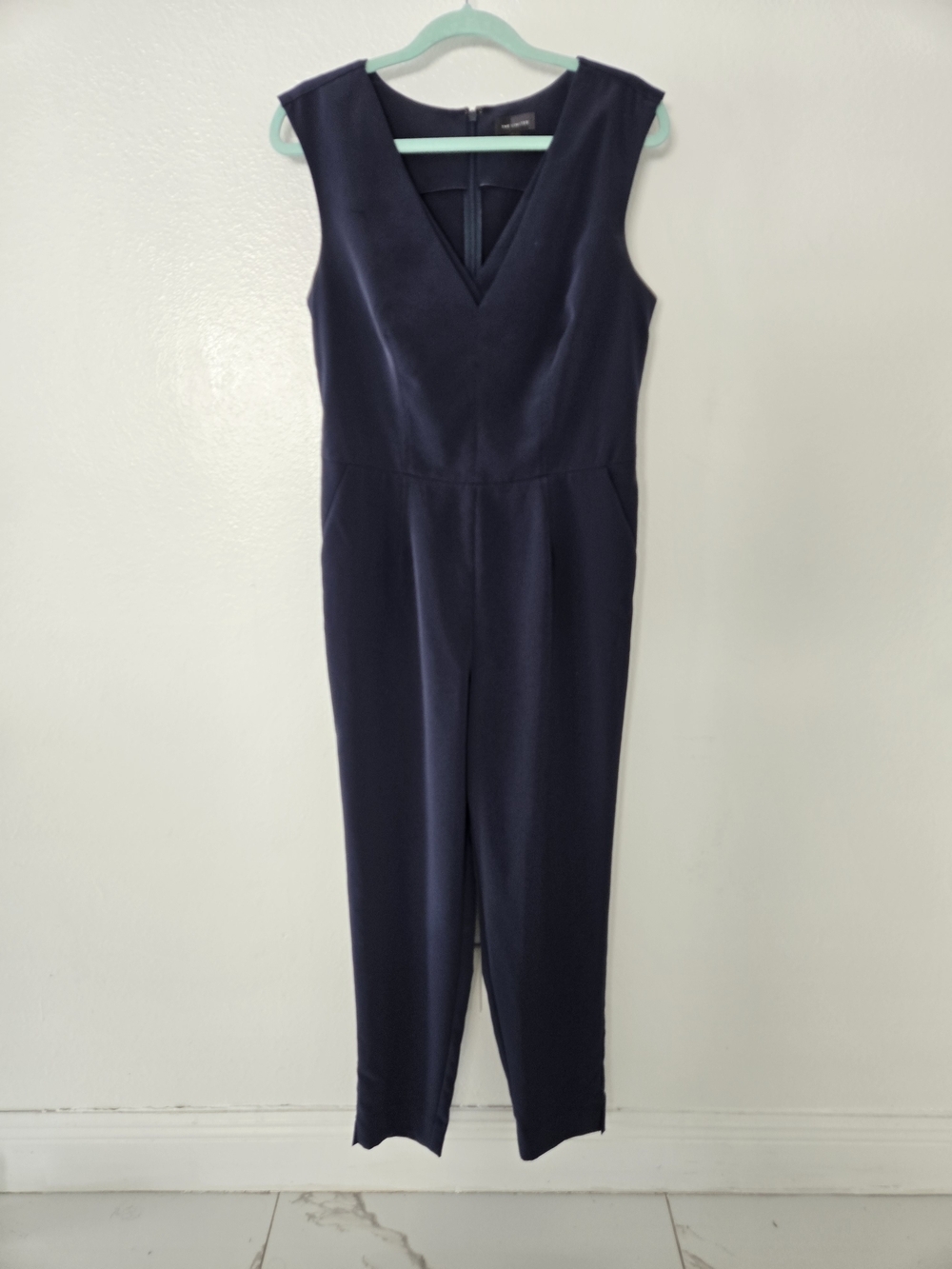 The Limited Navy V-Neck Sleeveless Jumpsuit Size 6